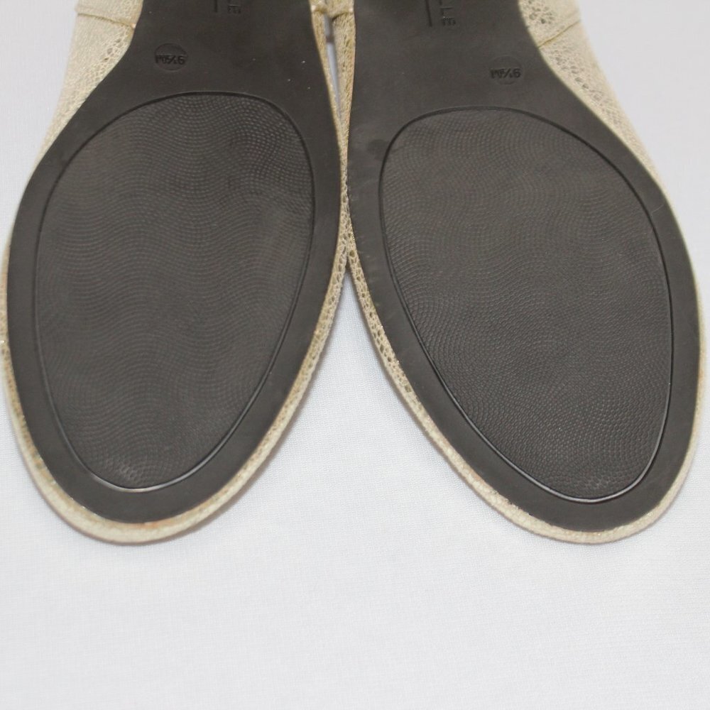 Michelle D Golden Ballet Flats - Picture 7 of 10